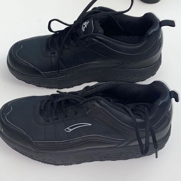 LA GEAR ROCK N TONE SHOES SIZE 9.5
(Unisex ) - Picture 1 of 15